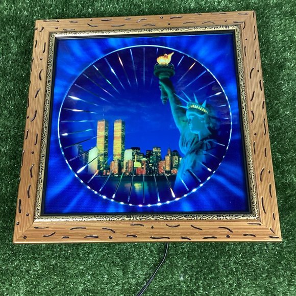 Vintage Motion & Lights Statue of Liberty Picture with Frame - Picture 12 of 12